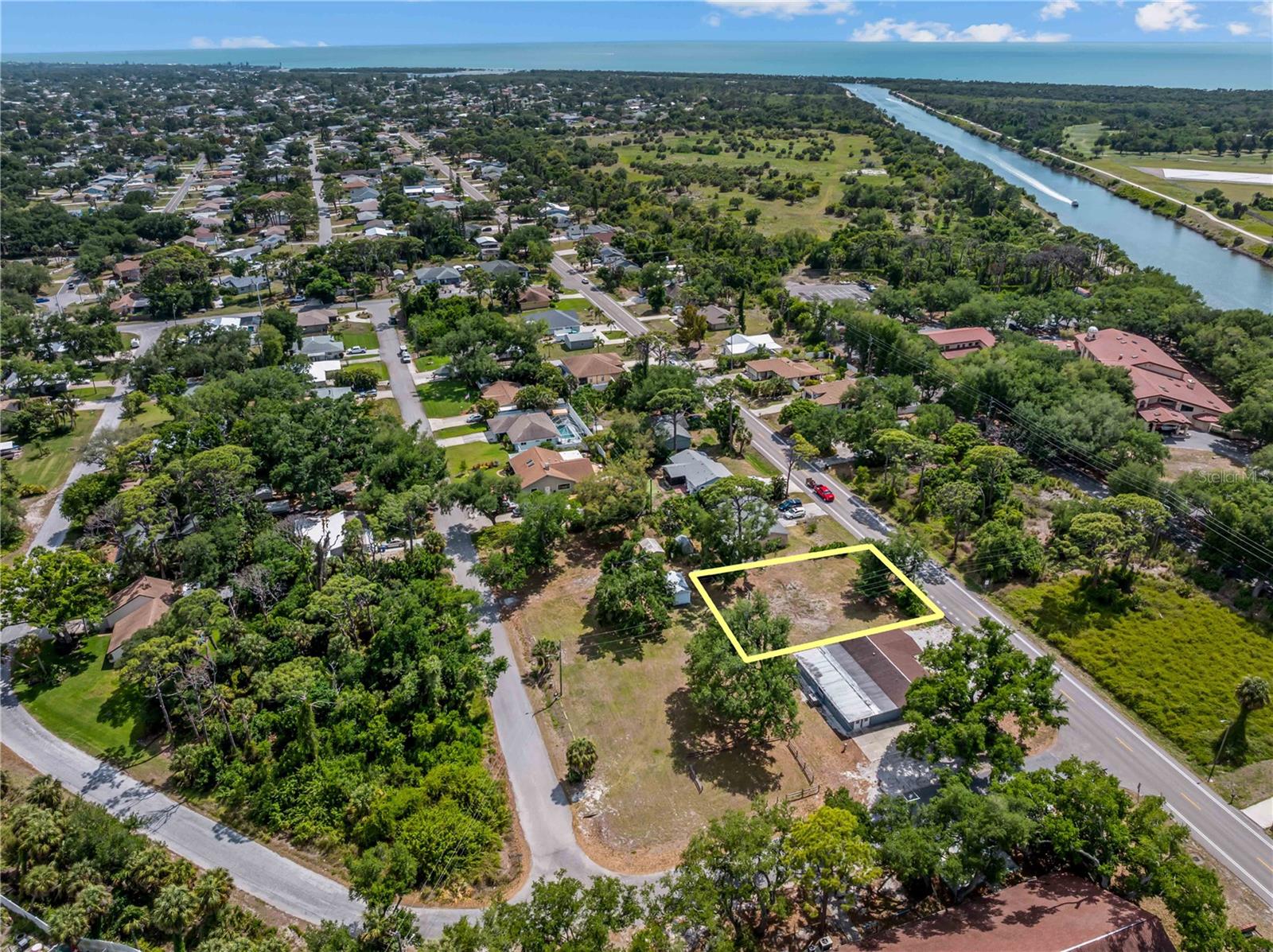 SHAMROCK DR — photo 11