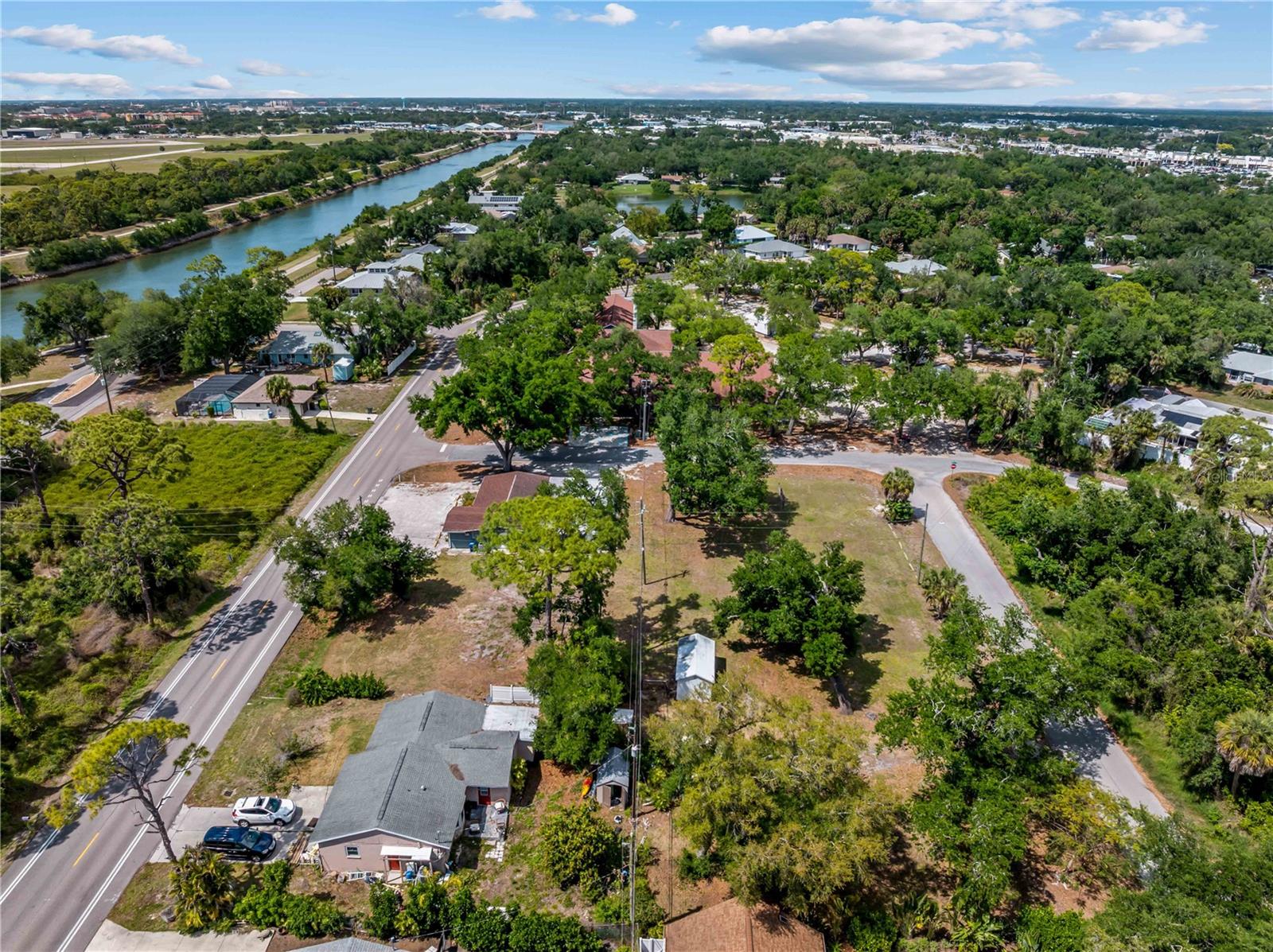 SHAMROCK DR — photo 8