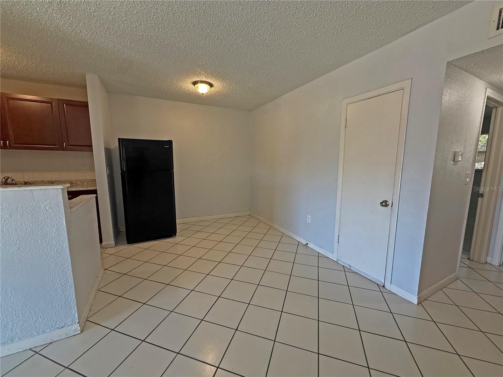 2 N FERNWOOD AVE #14 — photo 2
