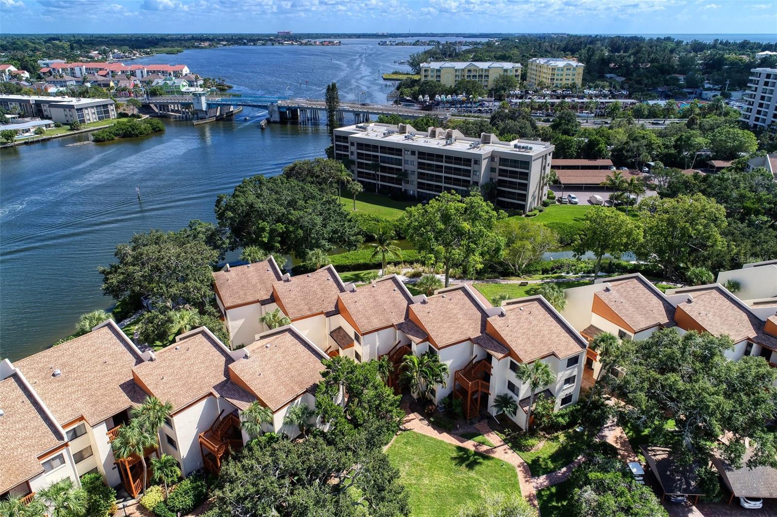 1800 COVE II PL #213 — photo 2