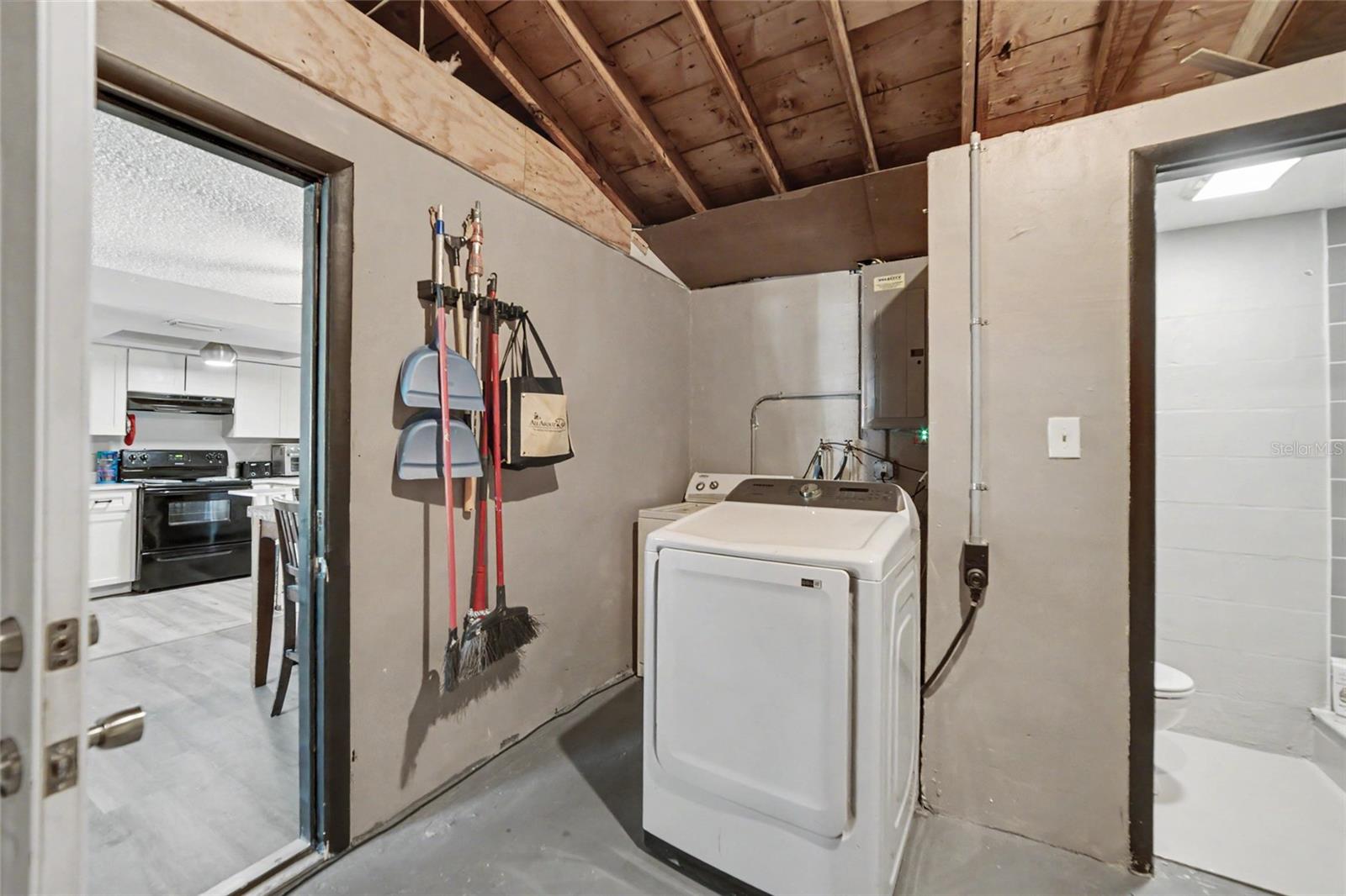 3334 COLDWELL DR — photo 17