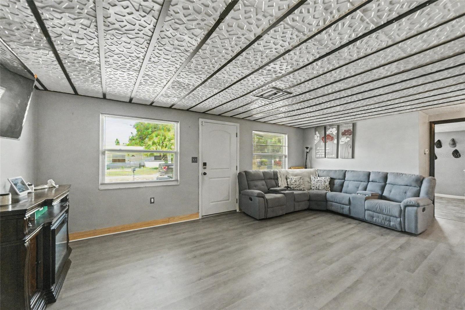 3334 COLDWELL DR — photo 5