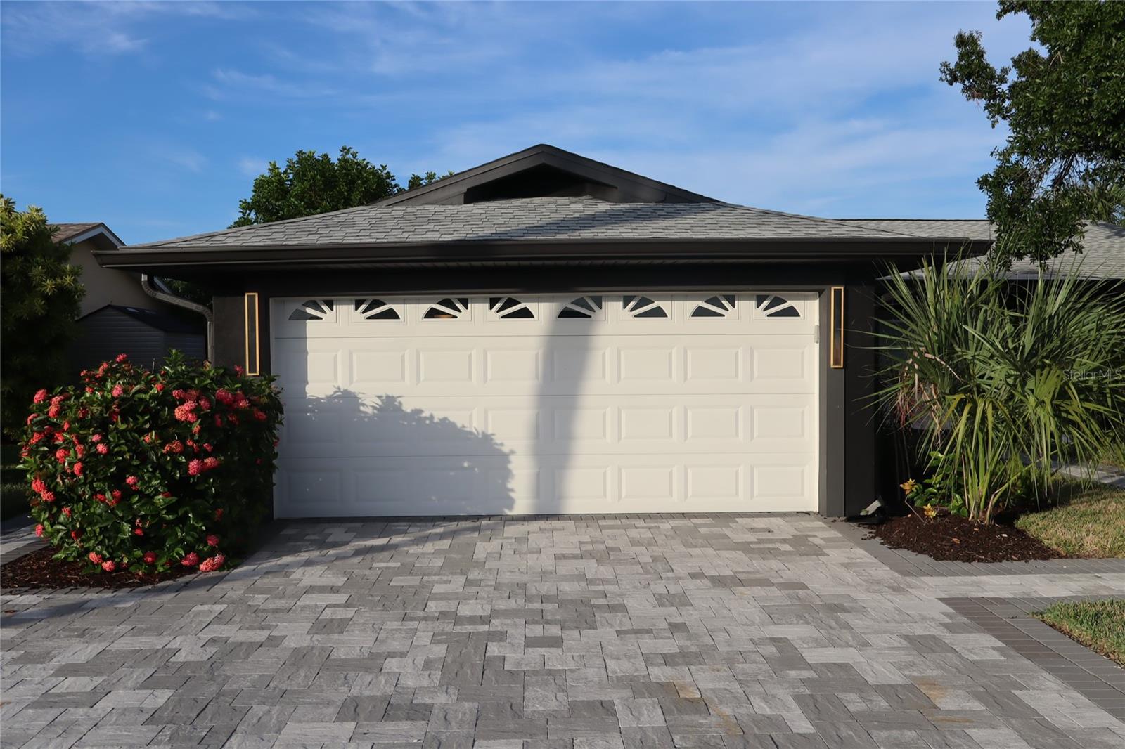 1019 SPINDLE PALM WAY — photo 3