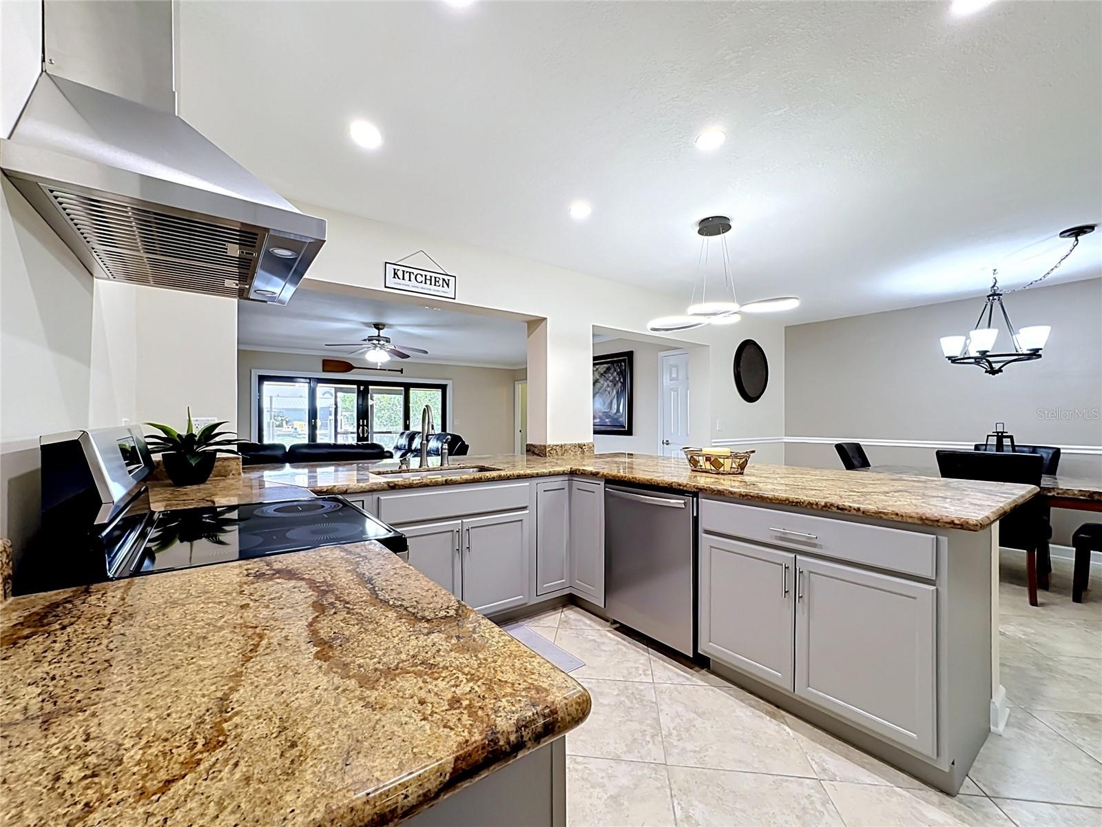 6517 SOLITAIRE PALM WAY — photo 18