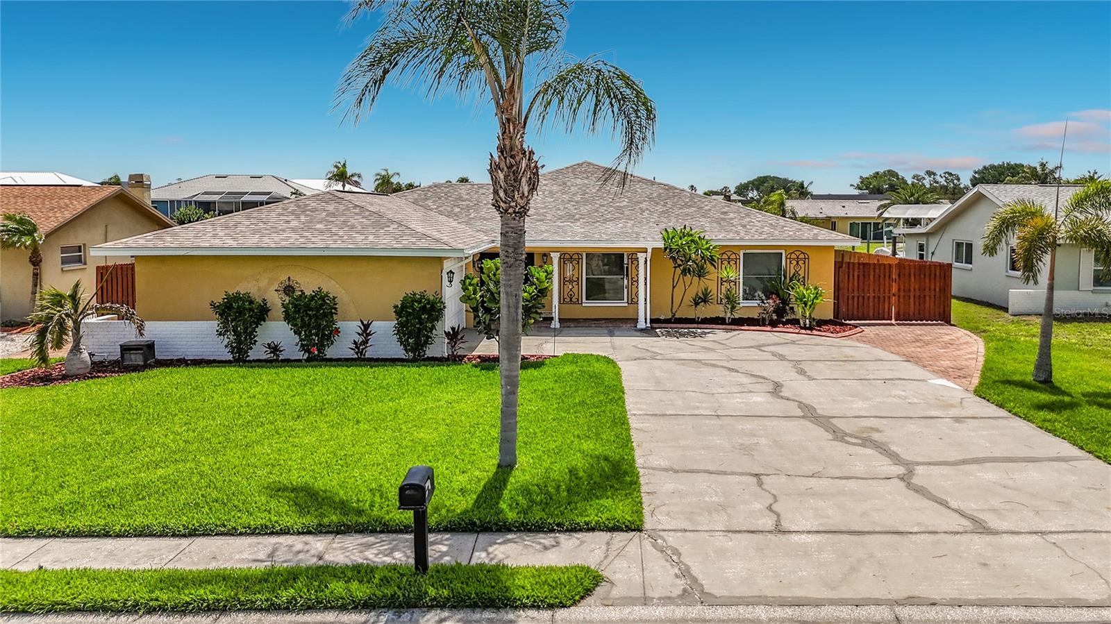 6517 SOLITAIRE PALM WAY — photo 4