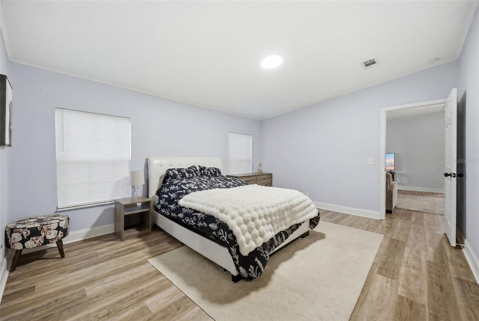 5203 N MENDENHALL DR — photo 21