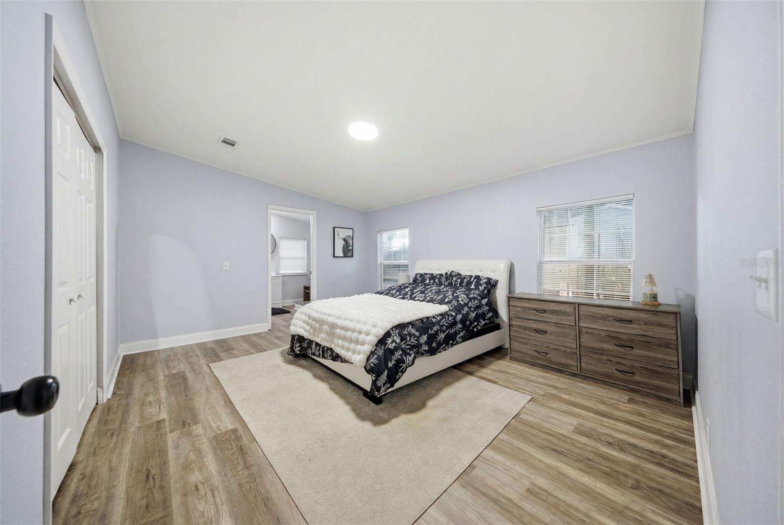 5203 N MENDENHALL DR — photo 25