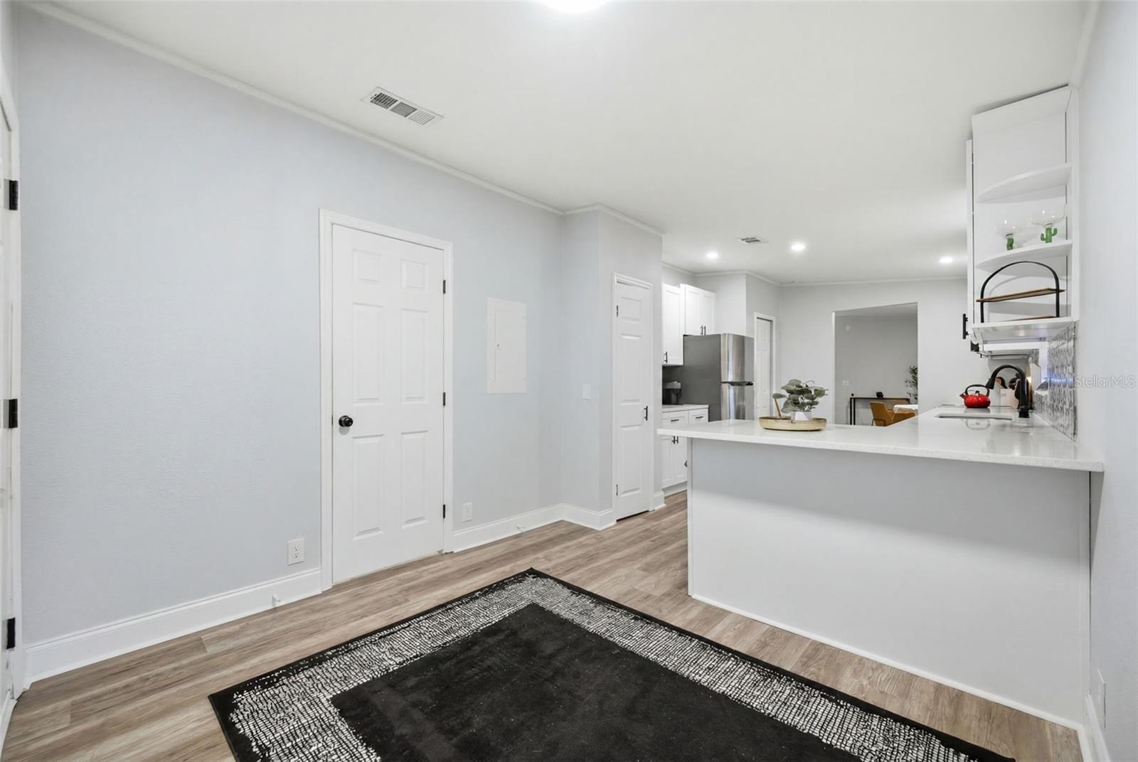 5203 N MENDENHALL DR — photo 14
