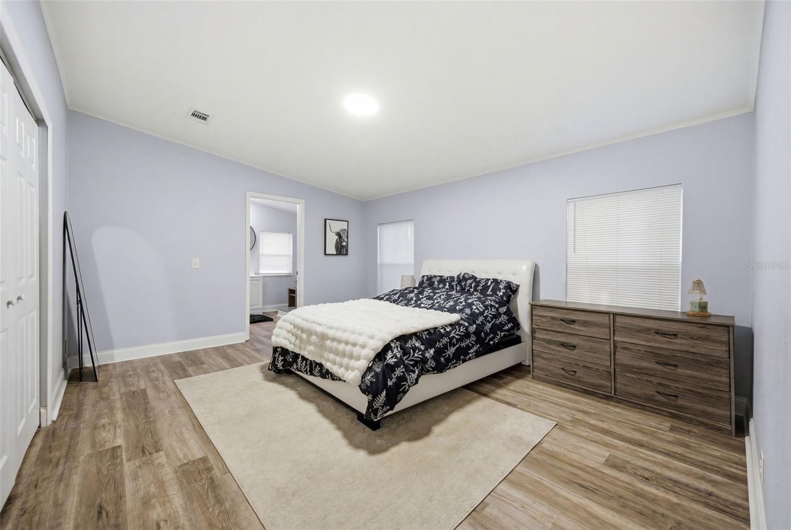 5203 N MENDENHALL DR — photo 20