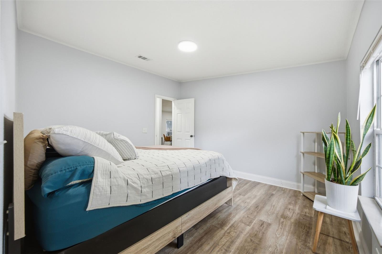 5203 N MENDENHALL DR — photo 24