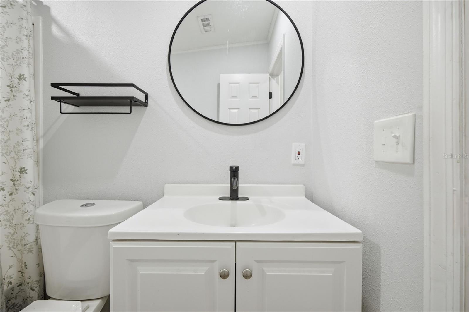 5203 N MENDENHALL DR — photo 31