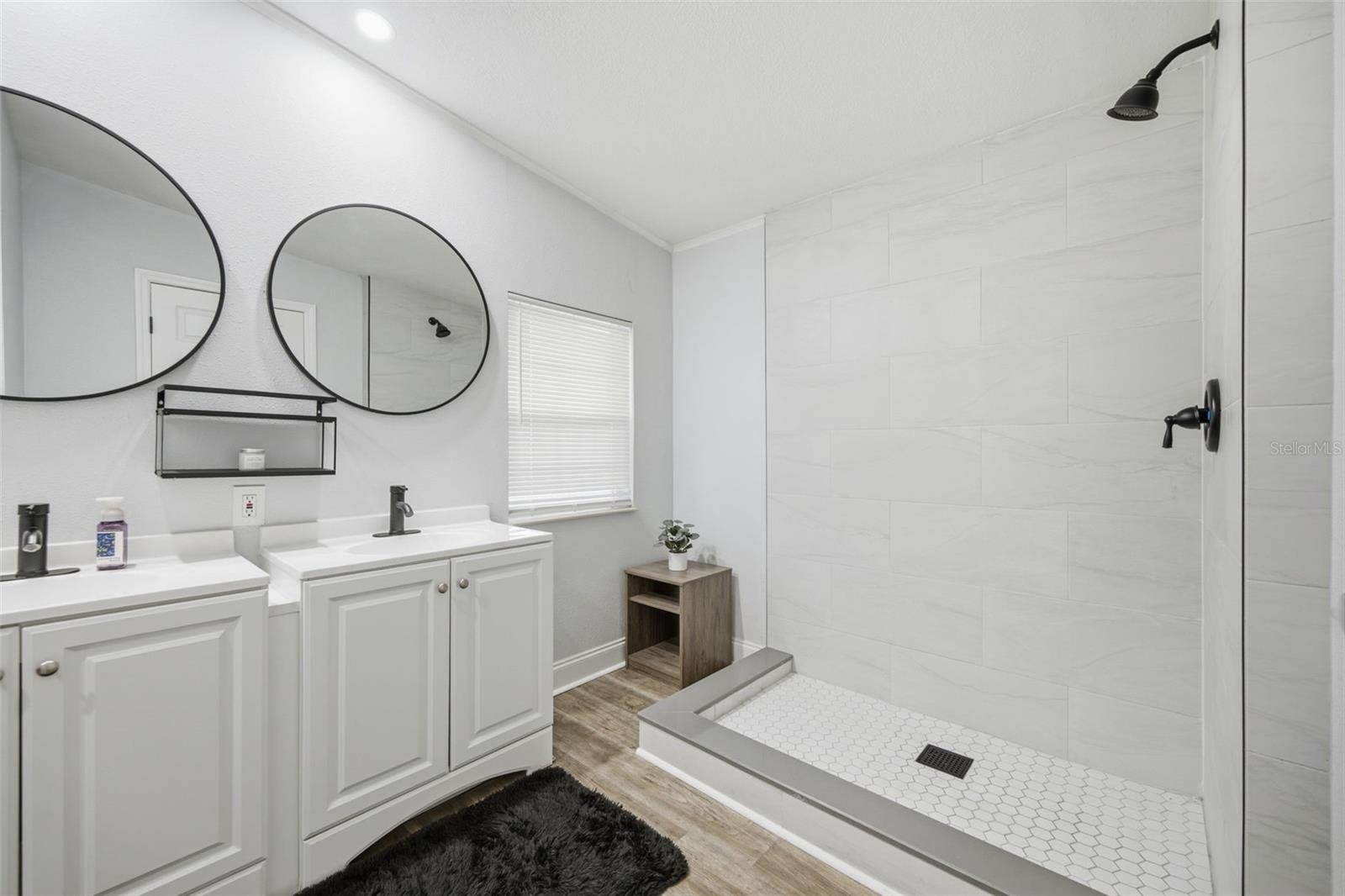 5203 N MENDENHALL DR — photo 27
