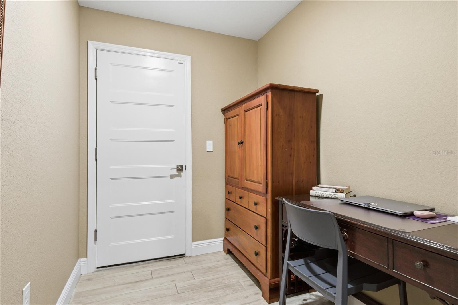 3018 BARRY RD — photo 26