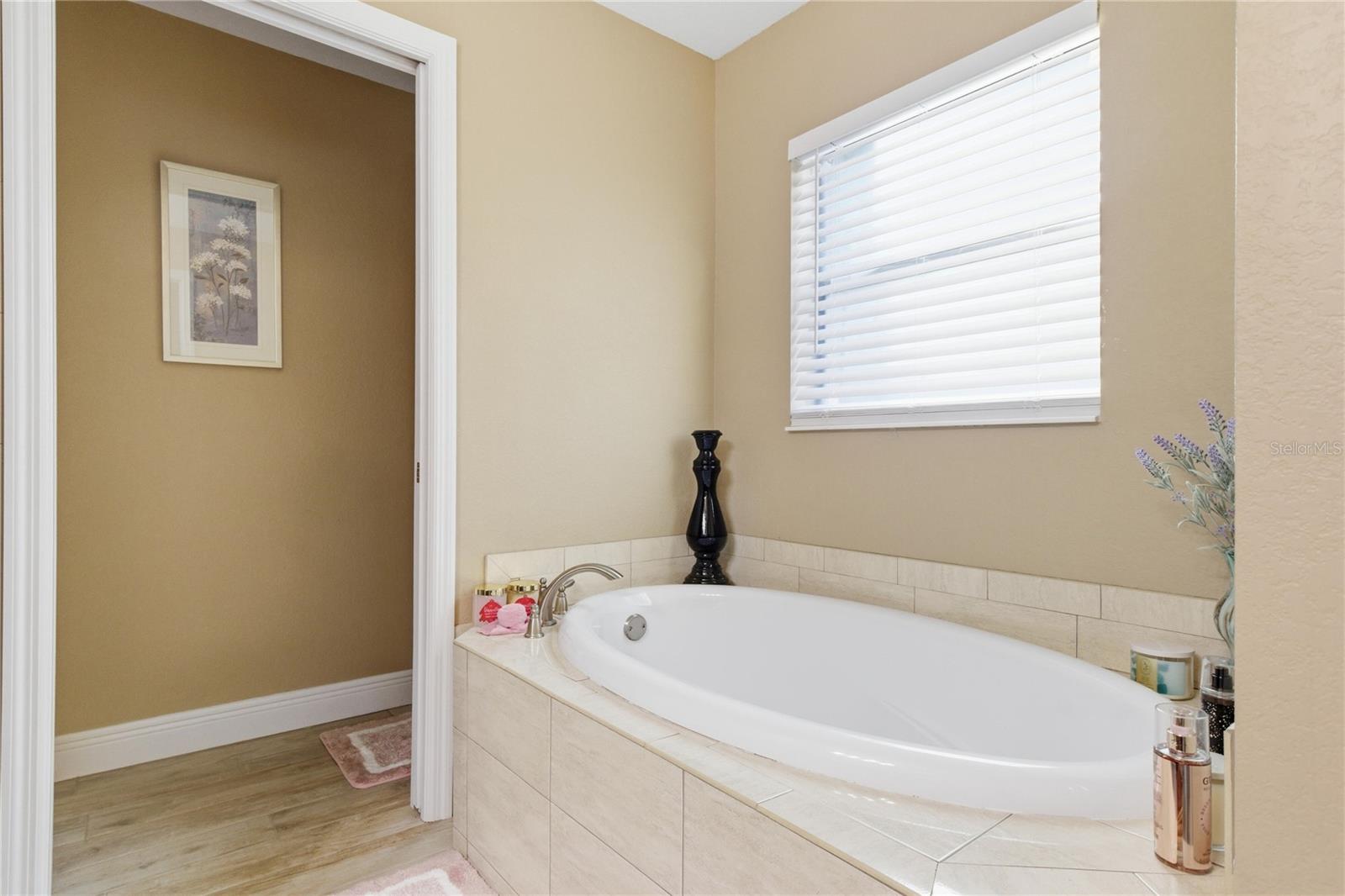 3018 BARRY RD — photo 18