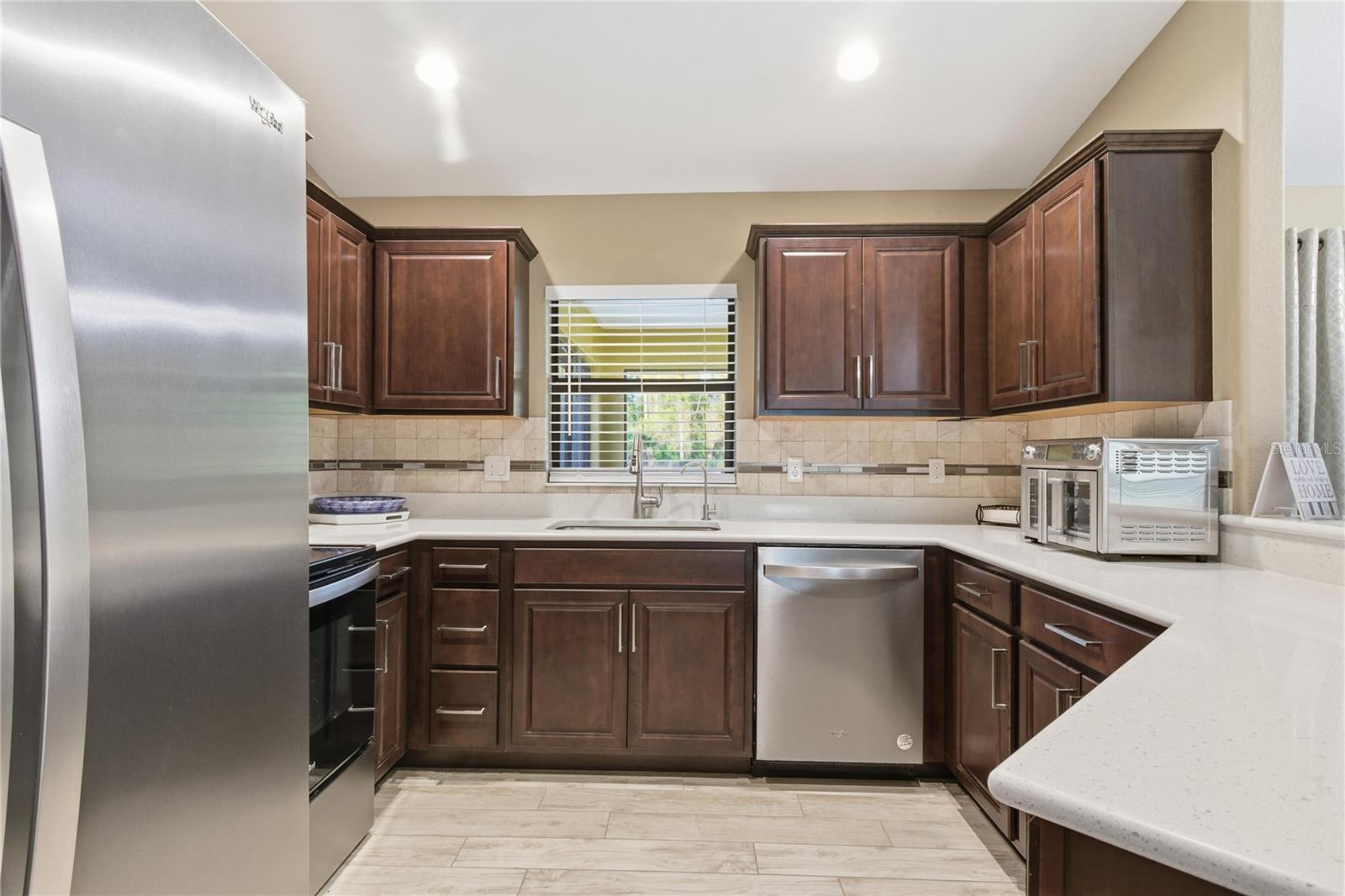 3018 BARRY RD — photo 11