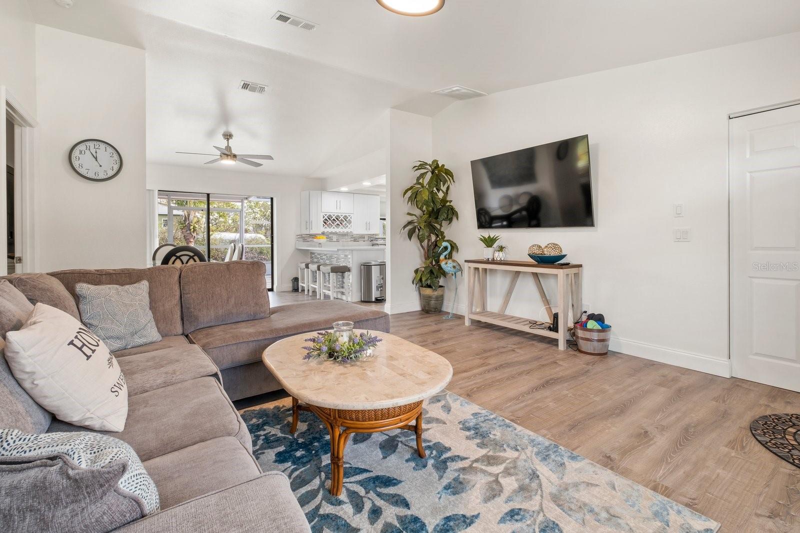 9080 CALOOSA DR — photo 5
