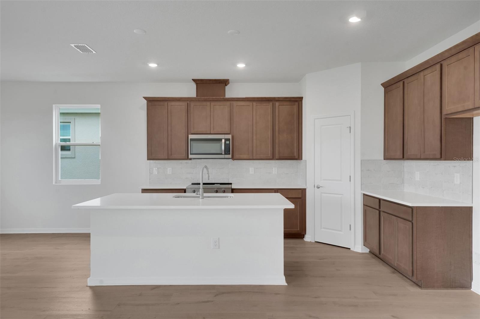 7831 GLEN LILY PL — photo 10
