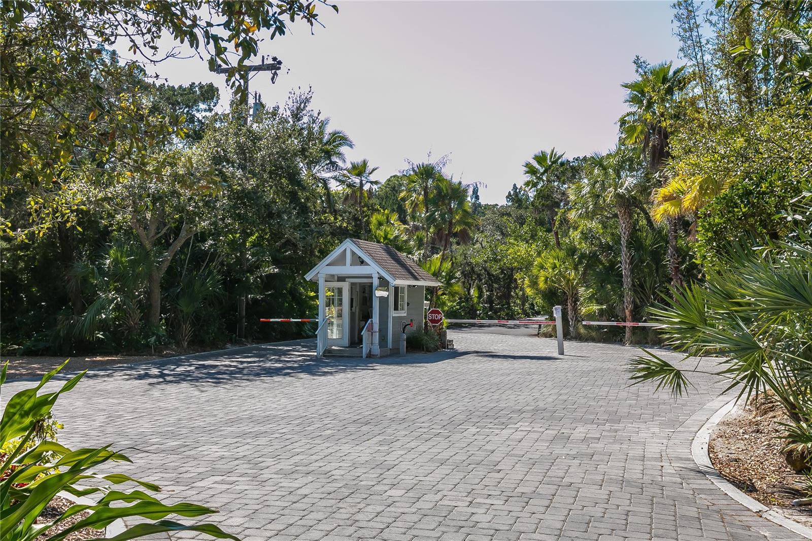 7219 PINE NEEDLE RD — photo 4
