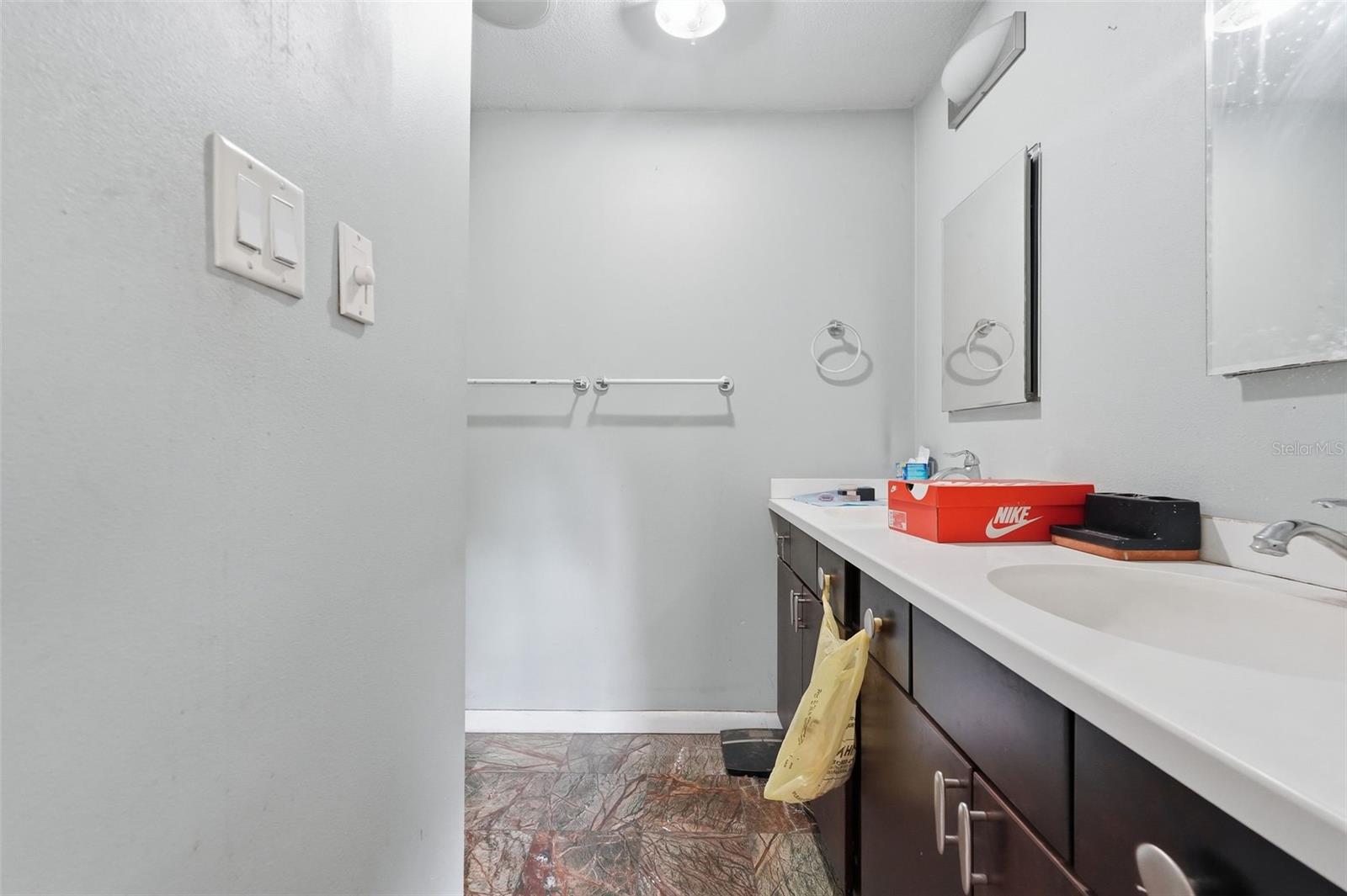 832 S PARSONS AVE — photo 35
