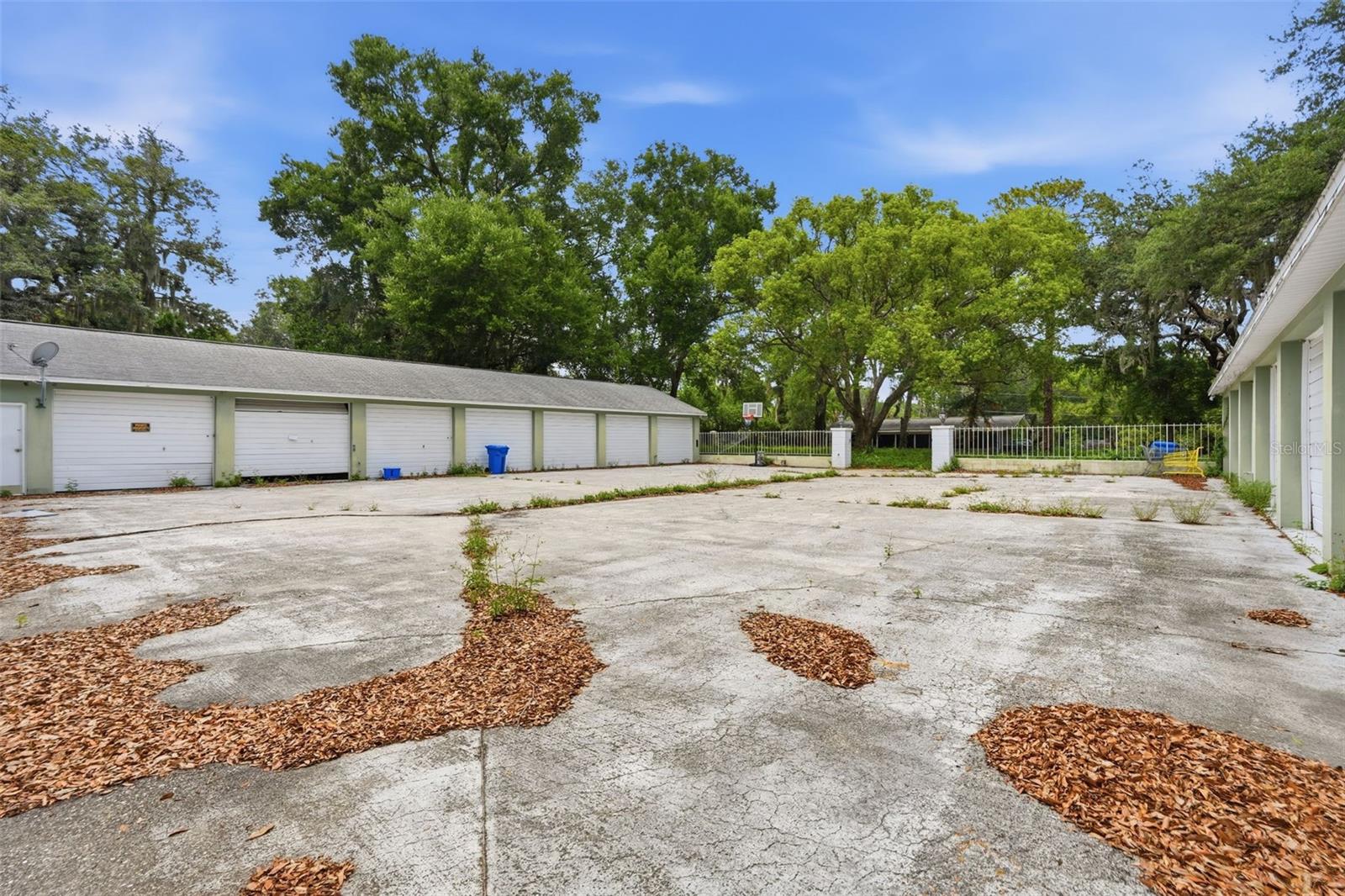 832 S PARSONS AVE — photo 50