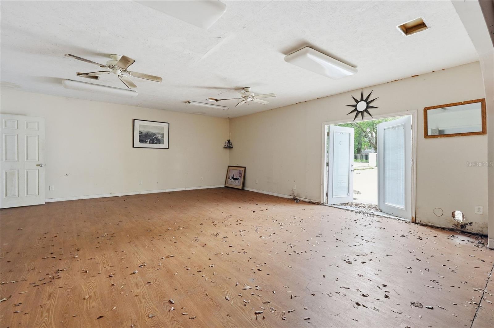 832 S PARSONS AVE — photo 53