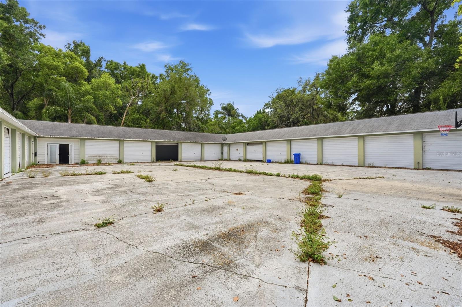 832 S PARSONS AVE — photo 47