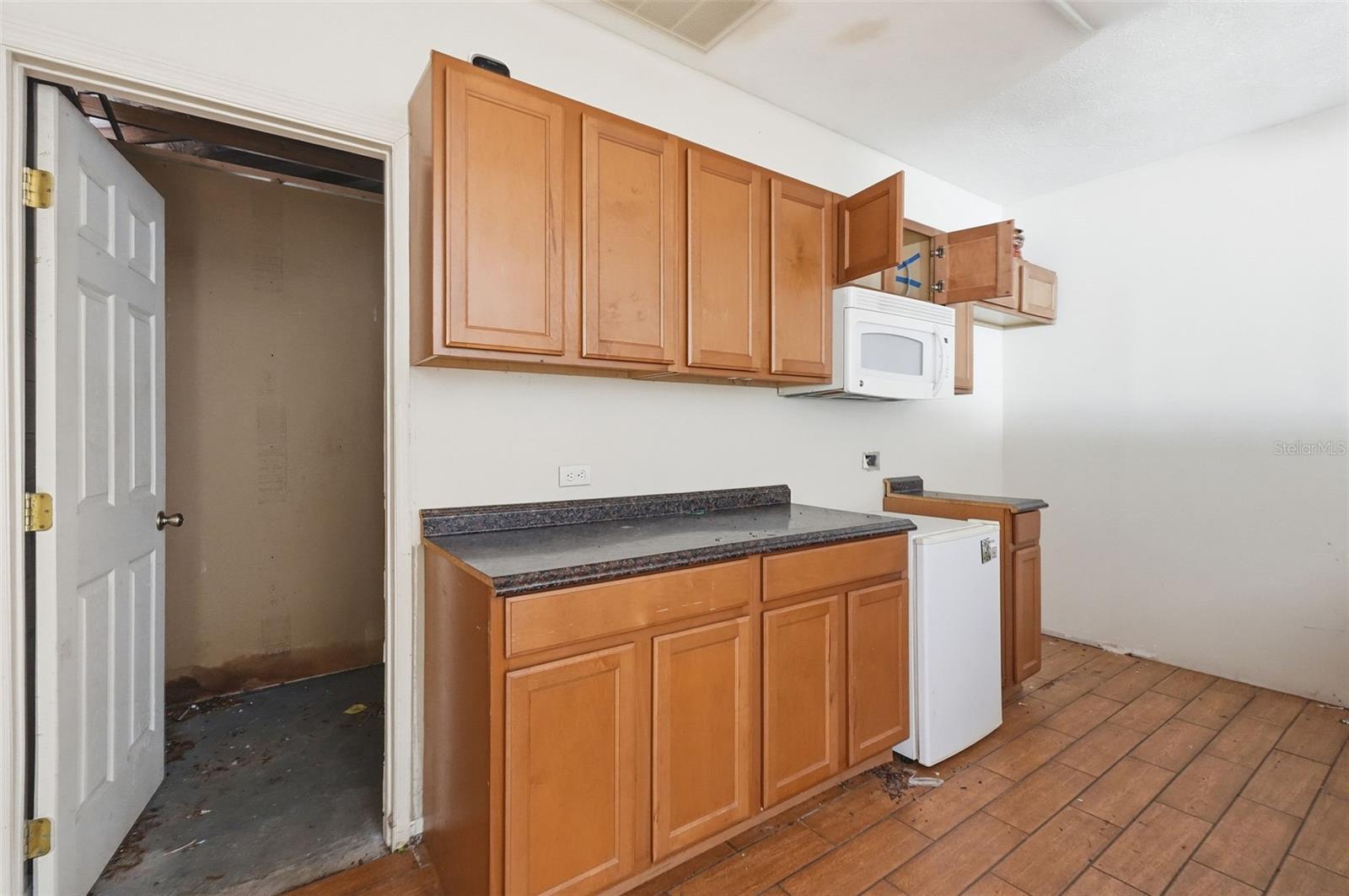 832 S PARSONS AVE — photo 60