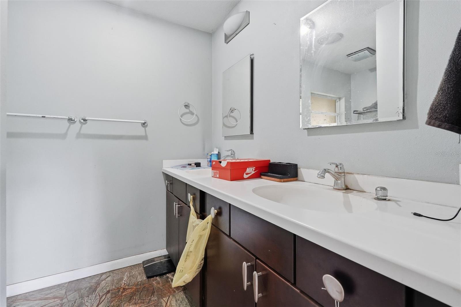 832 S PARSONS AVE — photo 36