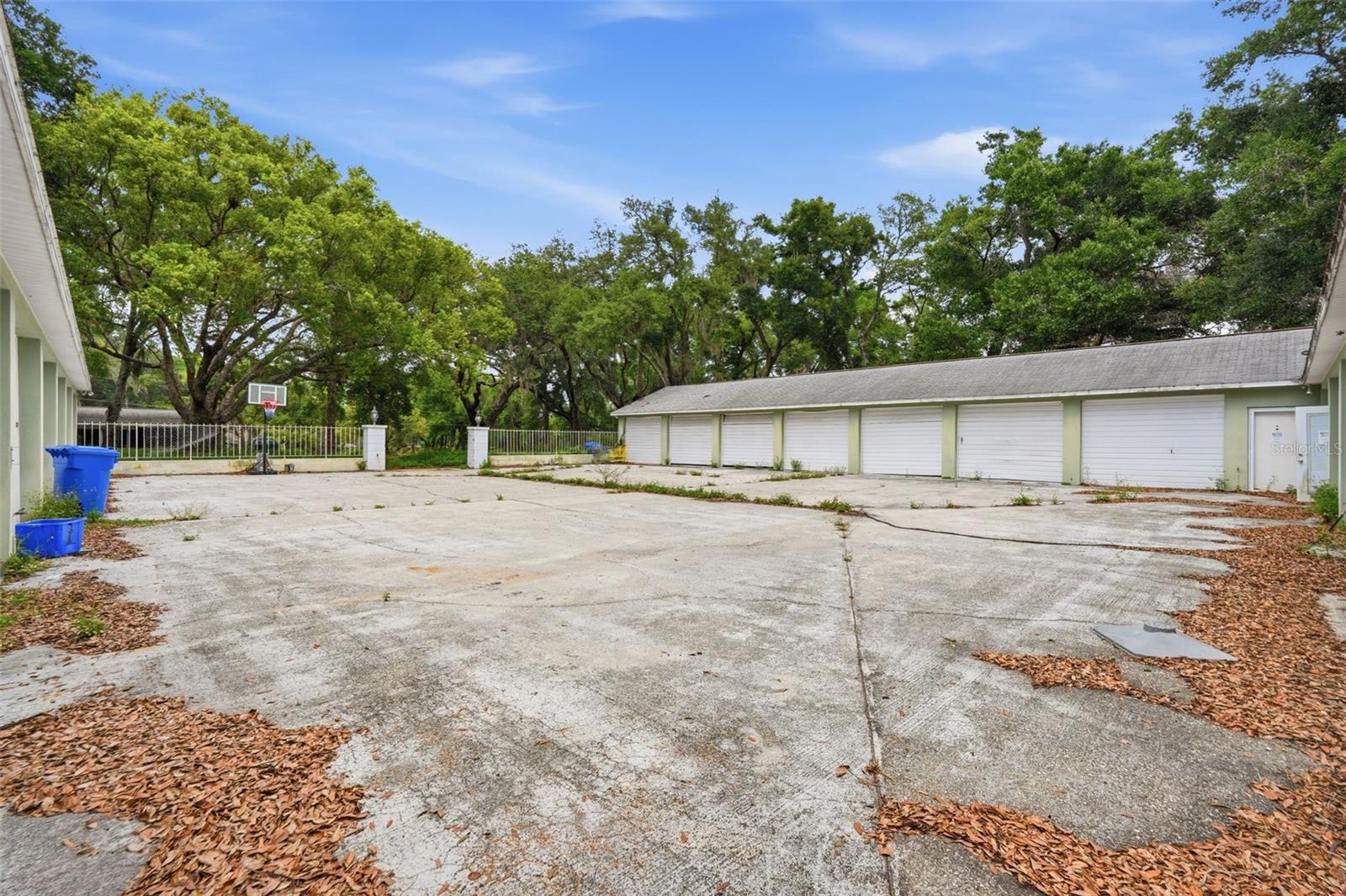 832 S PARSONS AVE — photo 49
