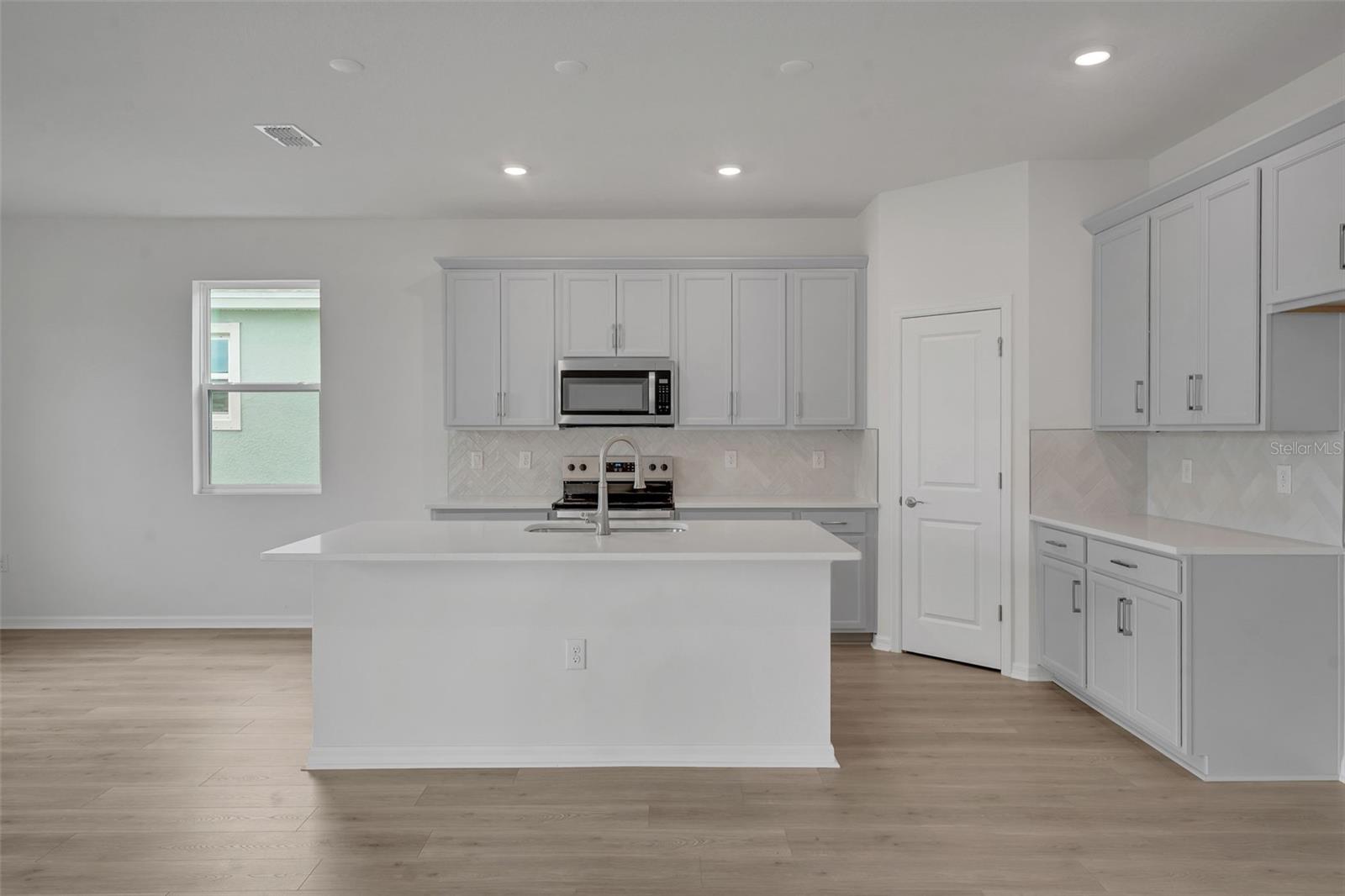 7819 GLEN LILY PL — photo 15