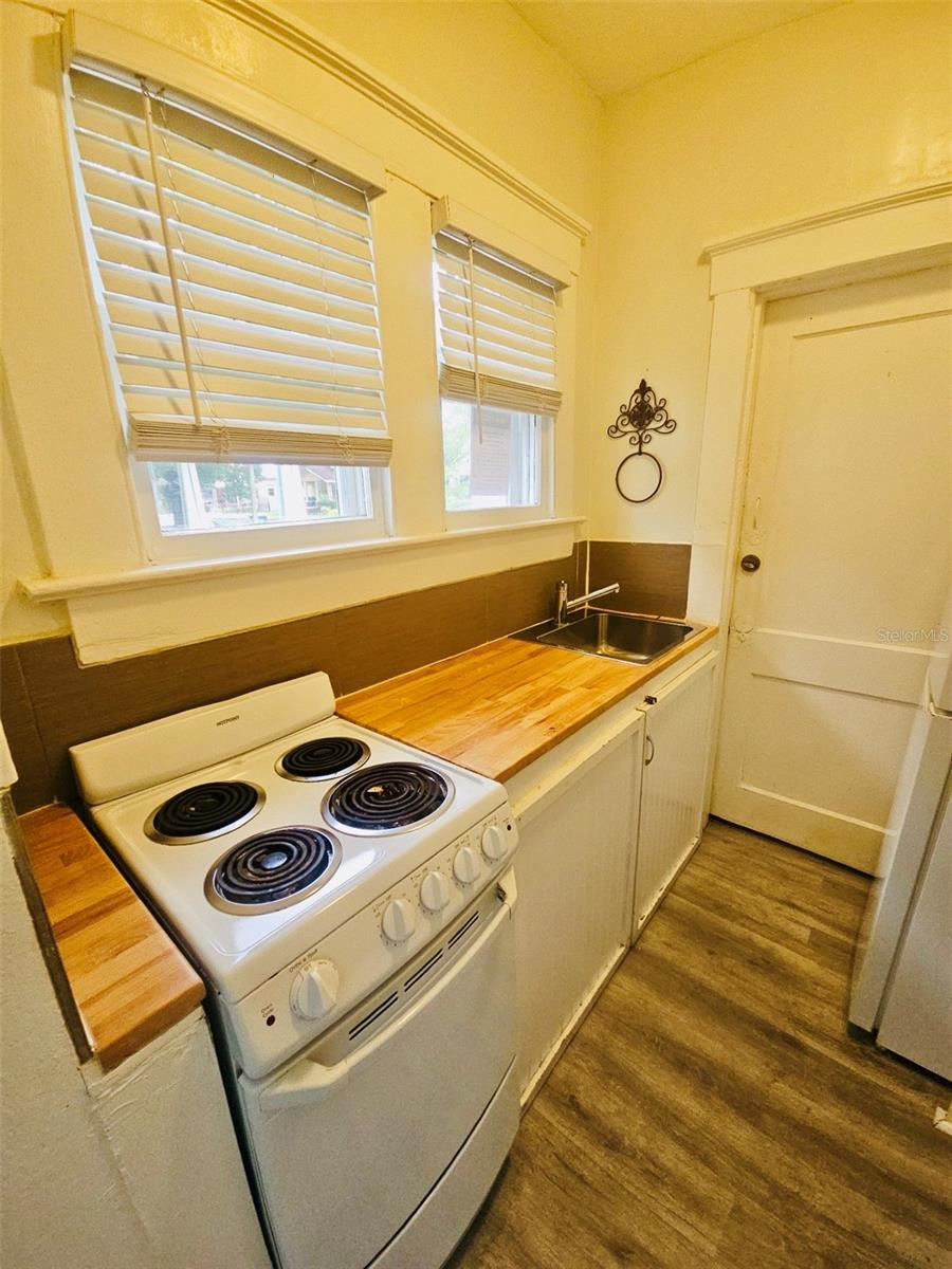 2301 N JEFFERSON ST #Apt 3 — photo 10