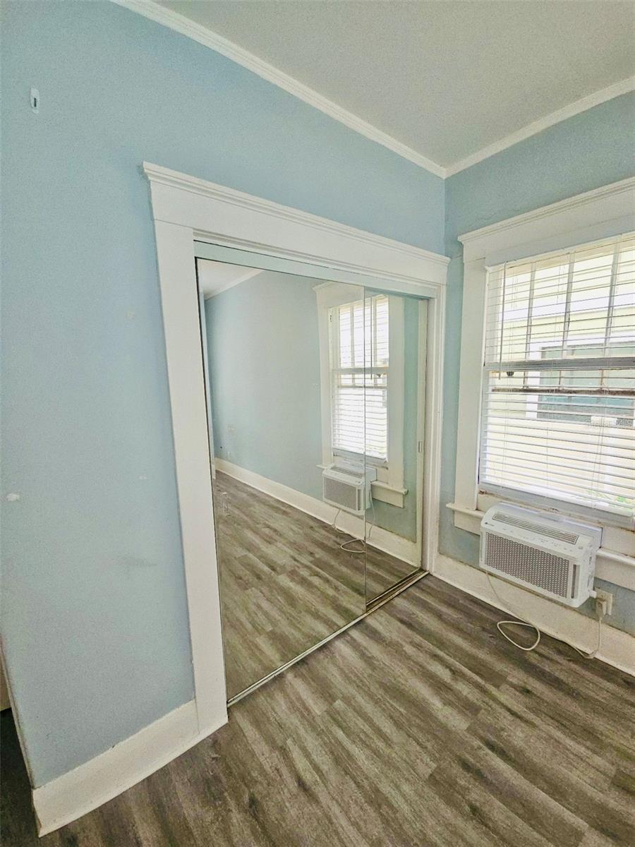2301 N JEFFERSON ST #Apt 3 — photo 8