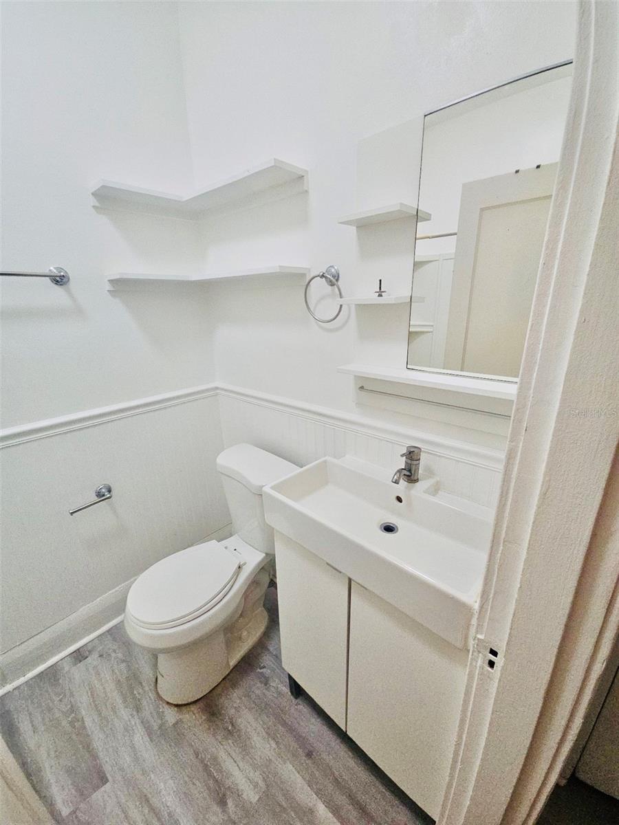 2301 N JEFFERSON ST #Apt 3 — photo 17