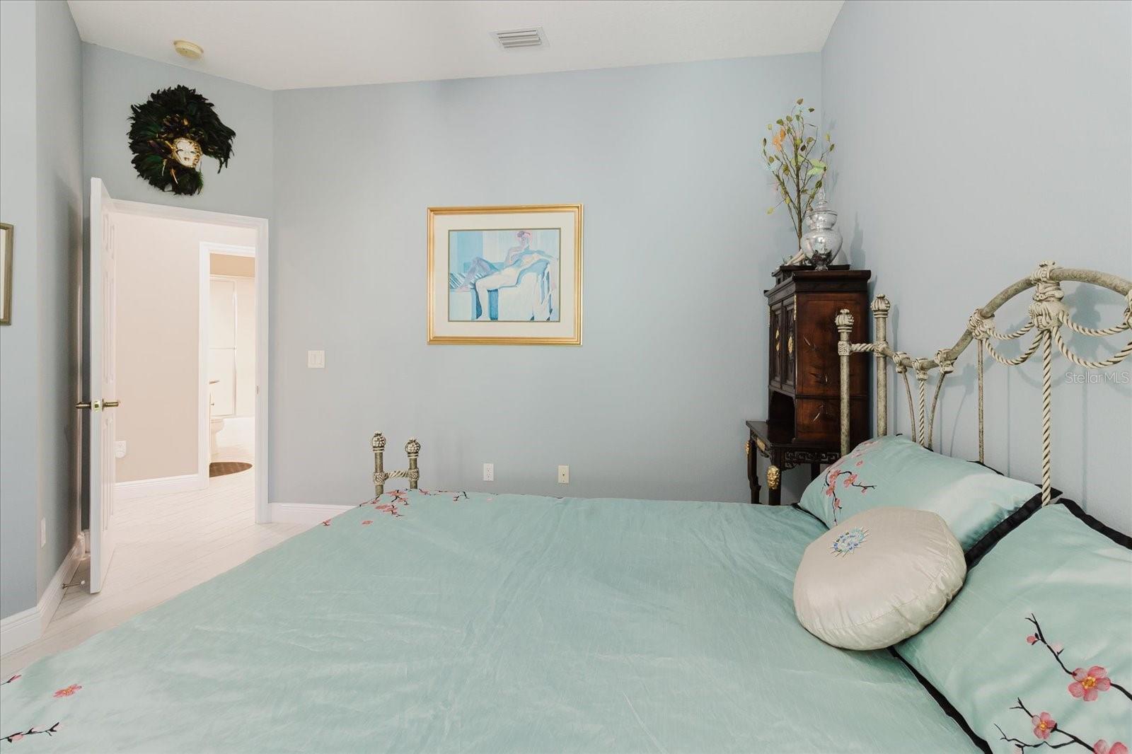 13510 WESTSHIRE DR — photo 59