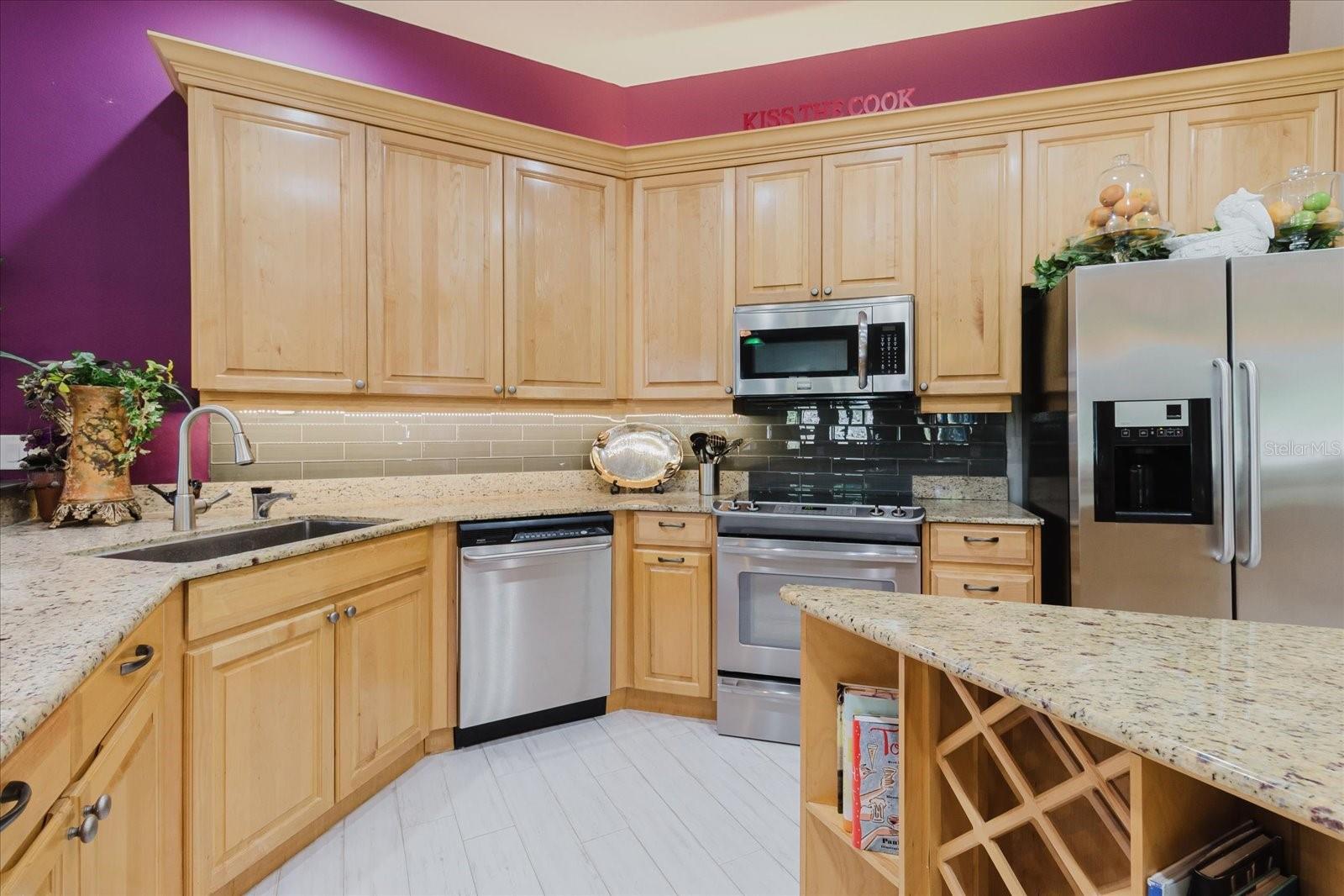 13510 WESTSHIRE DR — photo 29