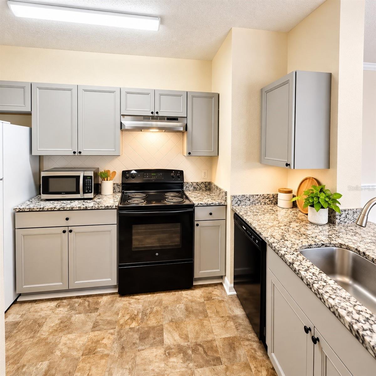 18001 RICHMOND PLACE DR #220 — photo 2