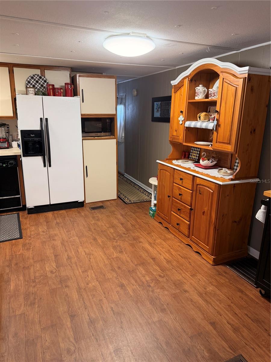 38533 LANSING AVE — photo 8