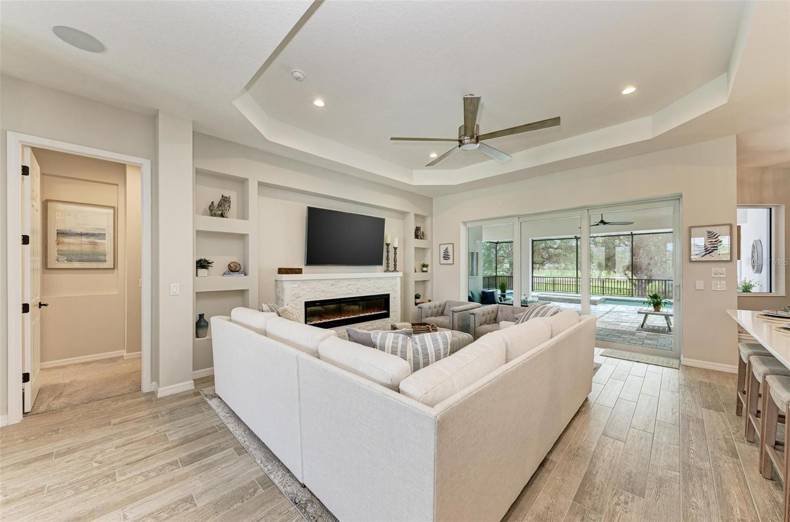 8211 37TH AVENUE CIR W — photo 17