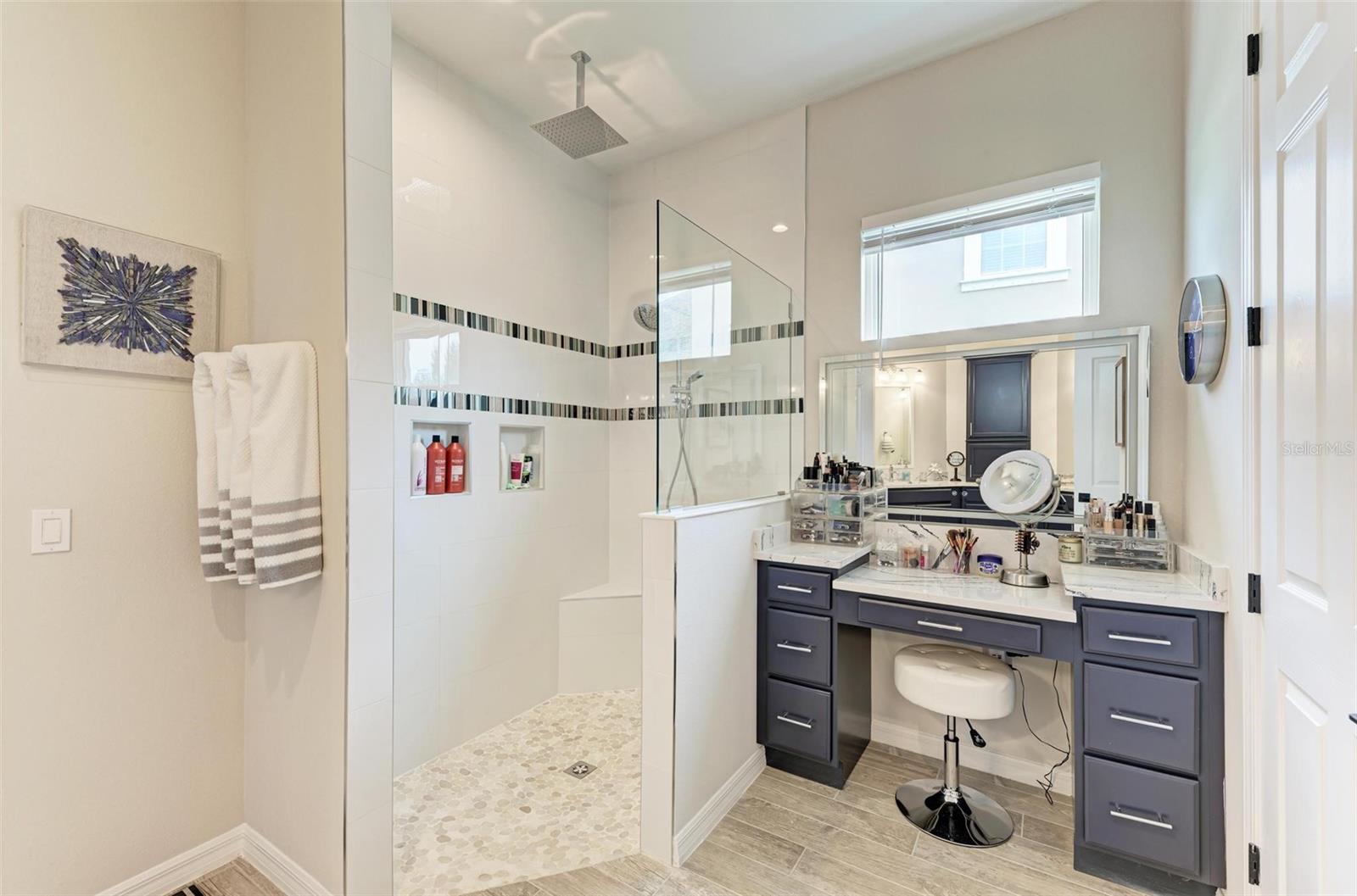 8211 37TH AVENUE CIR W — photo 29
