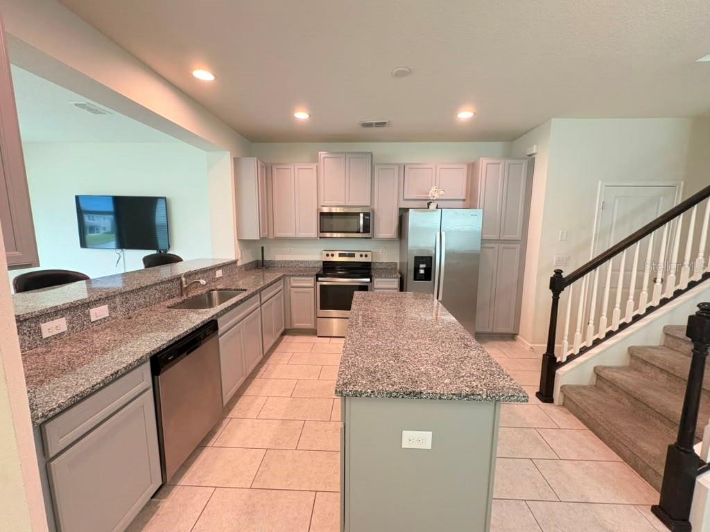 5553 PLEASANTVIEW CT — photo 10