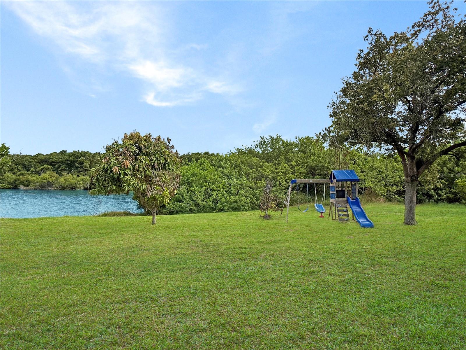 7115 FOREST MERE DR — photo 26