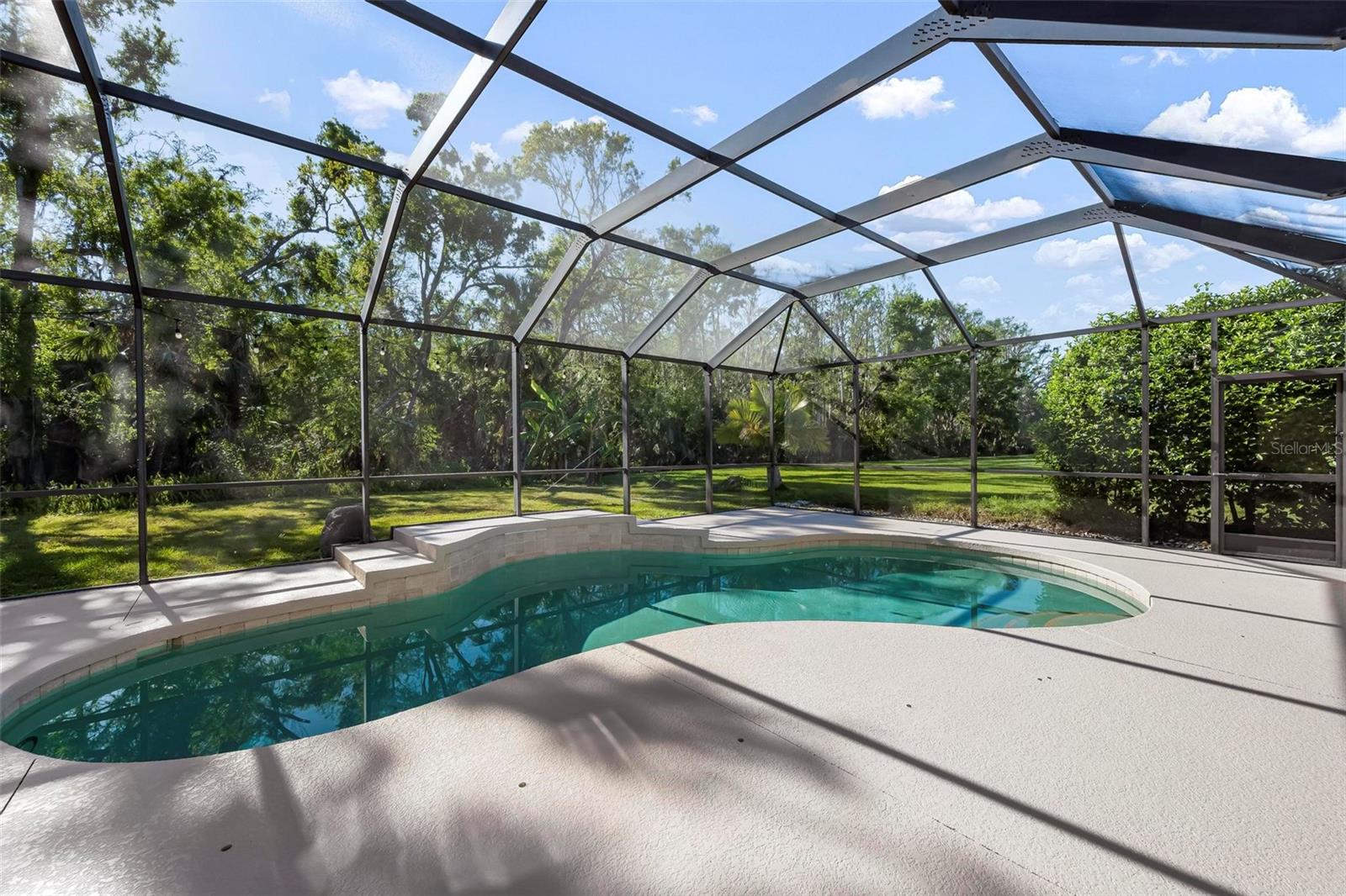 404 GOLDEN HARBOUR TRL — photo 40