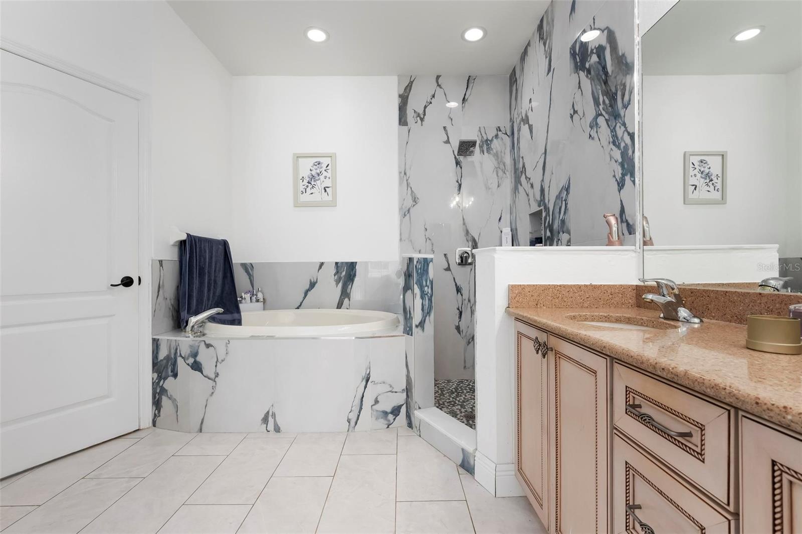 404 GOLDEN HARBOUR TRL — photo 27