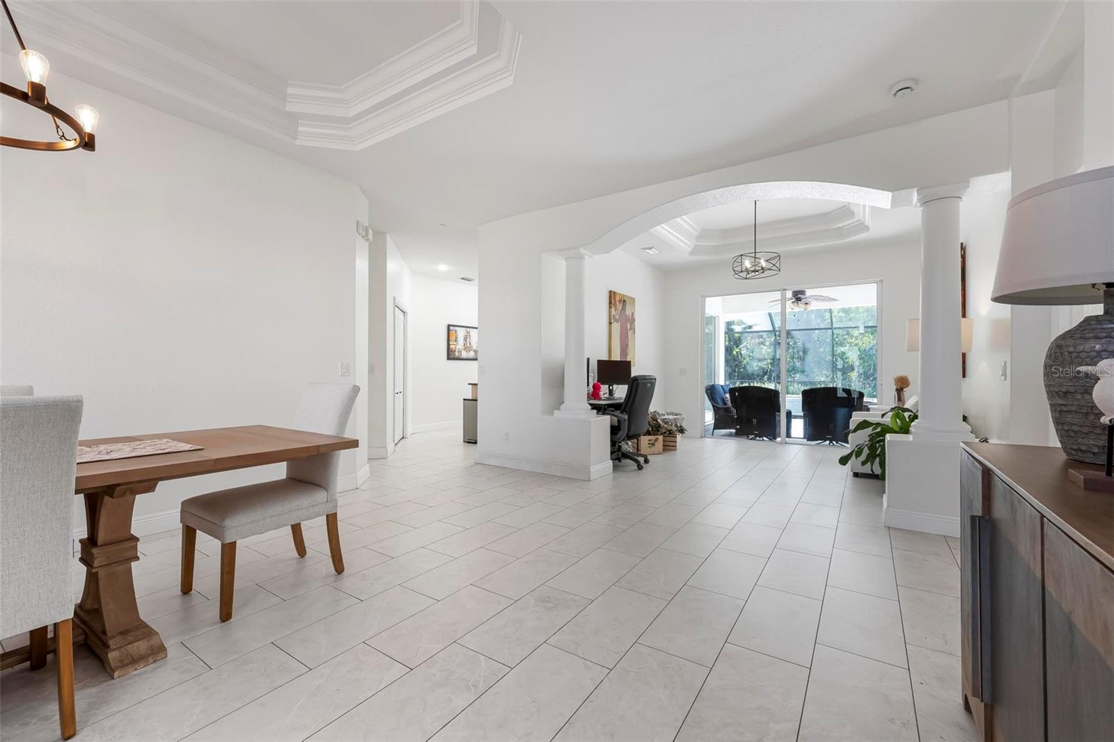 404 GOLDEN HARBOUR TRL — photo 2