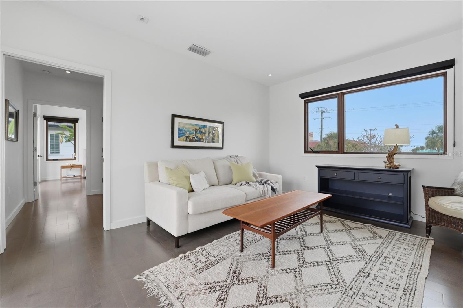 541 S WASHINGTON DR — photo 40