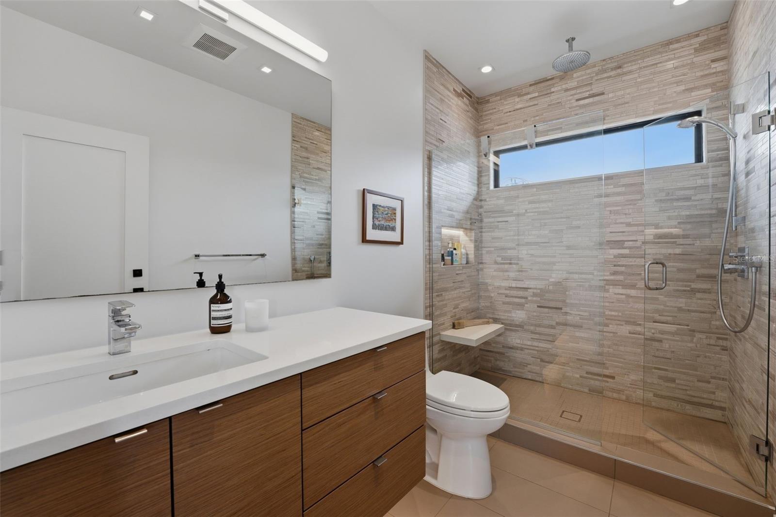 541 S WASHINGTON DR — photo 42