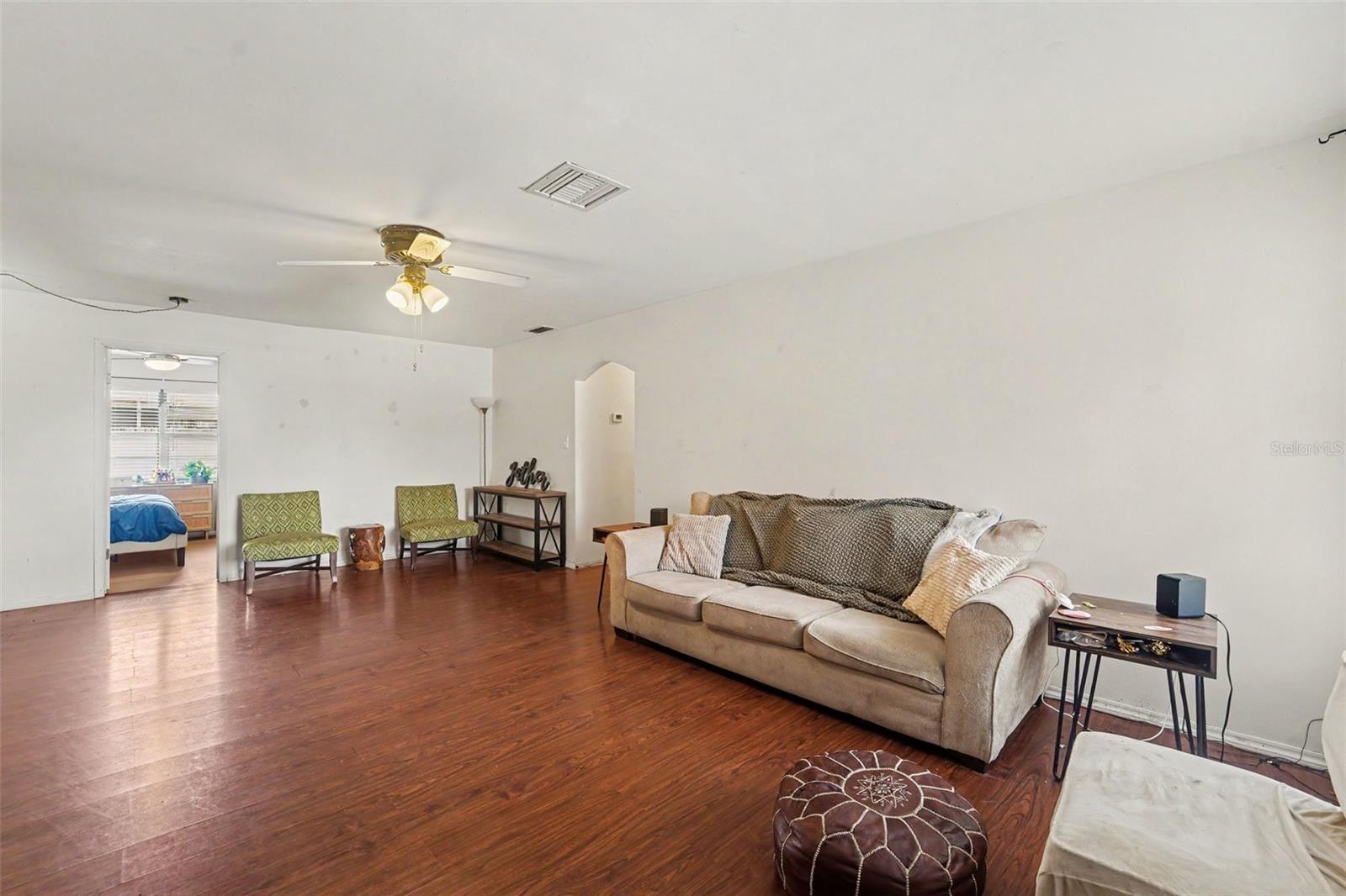 1215 PERSIMMON DR — photo 6