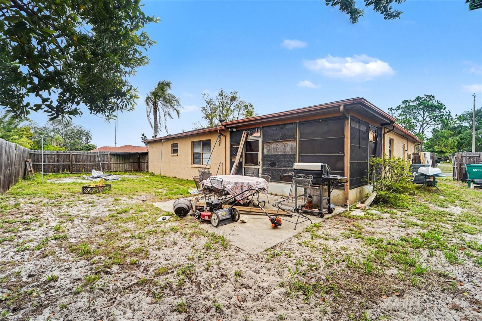 1215 PERSIMMON DR — photo 27