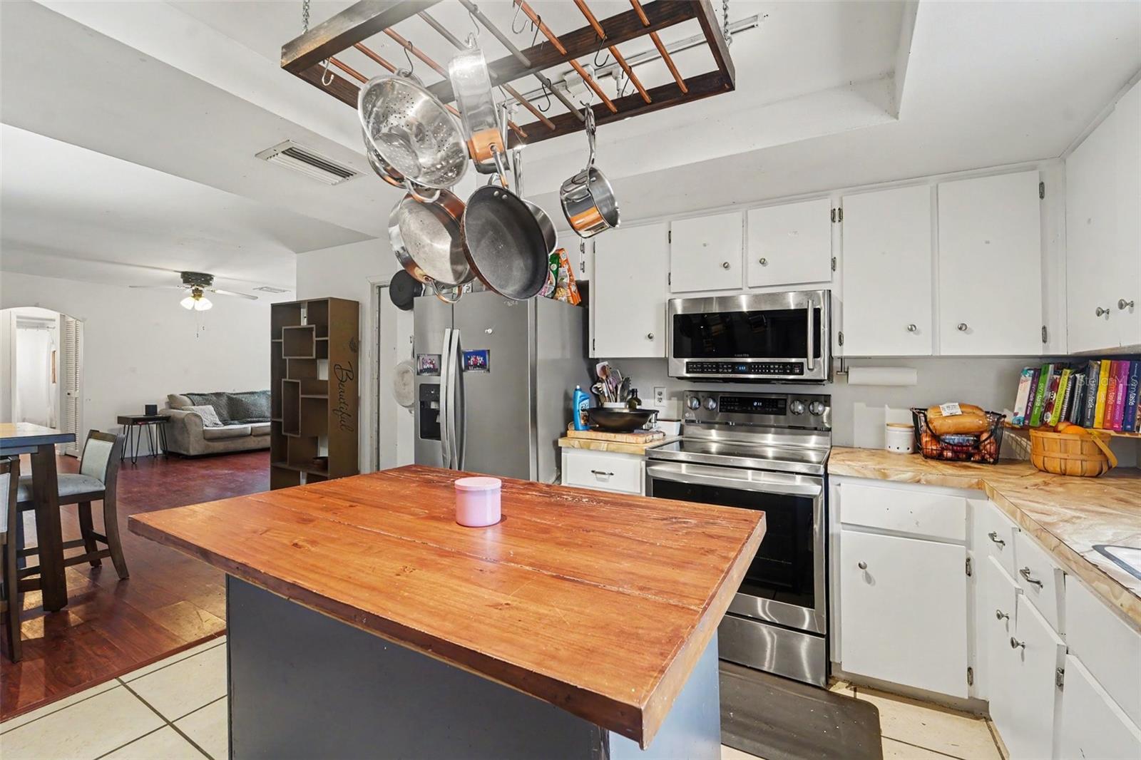 1215 PERSIMMON DR — photo 16