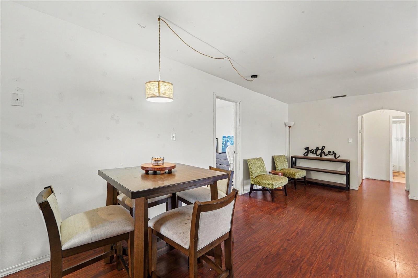 1215 PERSIMMON DR — photo 11